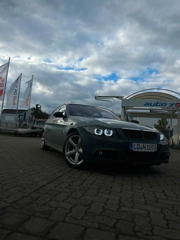 Silber Gebraucht 2007 BMW 320 M Sport Limousine | 4.600 € (Superpreis) - Bild 1/4