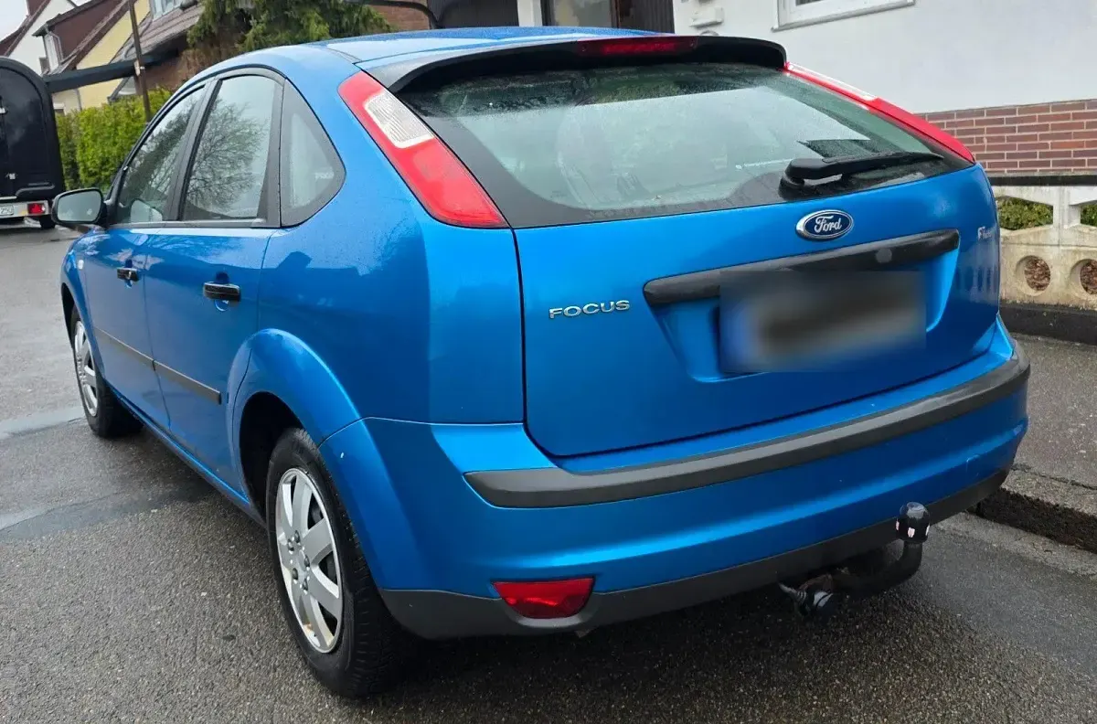 Usata Ford Focus 101 CV (74 kW) 2006 Blu Berlina