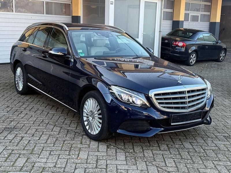 Blau Gebraucht 2015 Mercedes C250 Exclusive Limousine | 19.999 € (Fairer Preis) - Bild 1/4