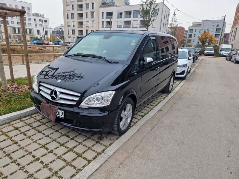 Schwarz Gebraucht 2012 Mercedes Viano Edition Van / Kleinbus | 17.000 € (Guter Preis) - Bild 1/4