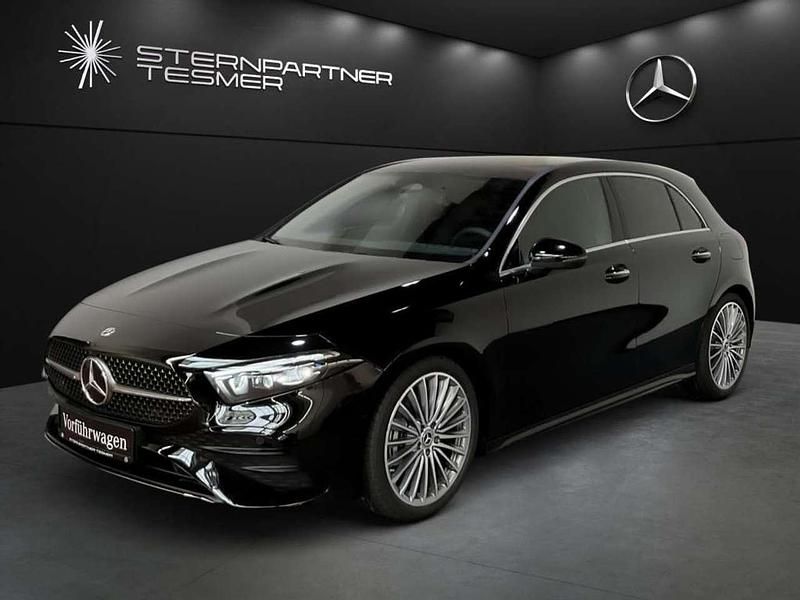 Nachtschwarz Gebraucht 2023 Mercedes A180 AMG Limousine | 28.290 € (Guter Preis) - Bild 1/3