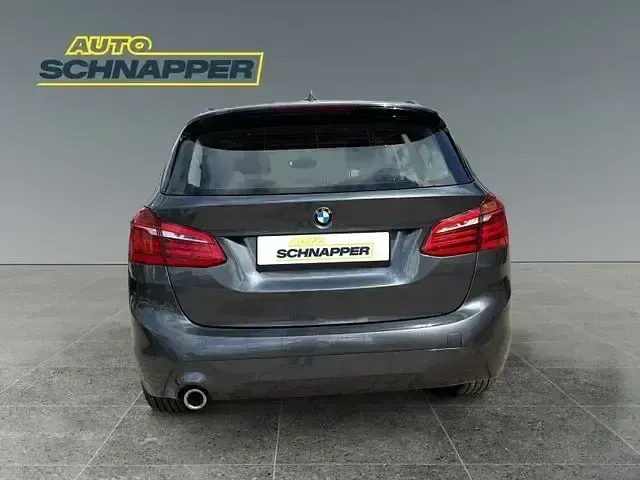 Używany BMW 218 Advantage 140 KM (102 kW) 2019 Srebrny Minivan