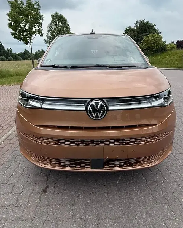 Gebraucht VW Multivan Style 150 PS (110 kW) 2024 Orange Van / Kleinbus