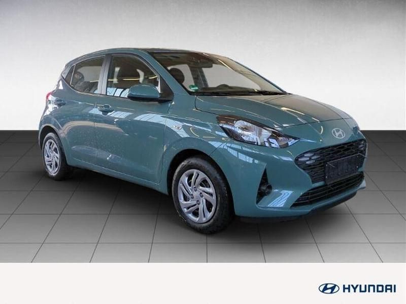 Gebraucht Hyundai i10 Select 63 PS (46 kW) 2025 Grün Kleinwagen