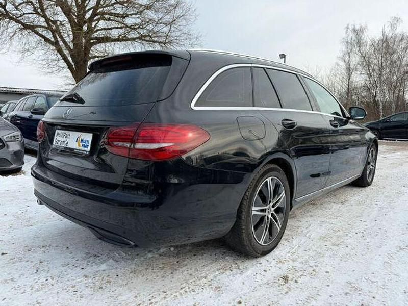 Gebraucht Mercedes C200 184 PS (135 kW) 2018 Blau Limousine