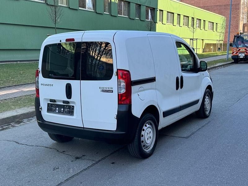 Gebraucht Peugeot Bipper 75 PS (55 kW) 2012 Weiß Van / Kleinbus