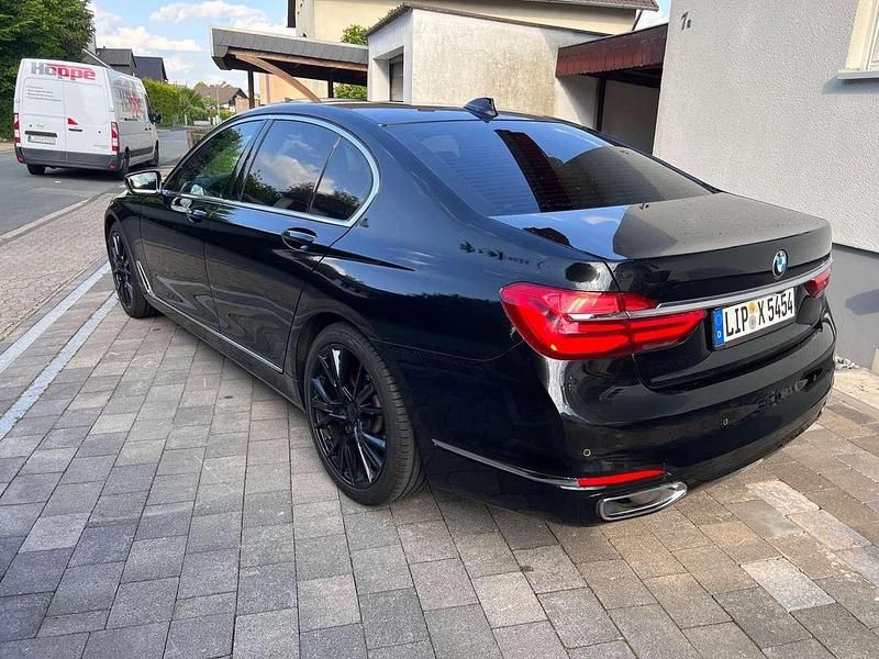 Gebraucht BMW 730 265 PS (194 kW) 2018 Schwarz Limousine