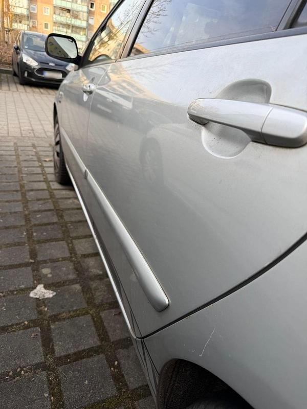 Gebraucht Toyota Corolla 110 PS (80 kW) 2003 Grau Kombi