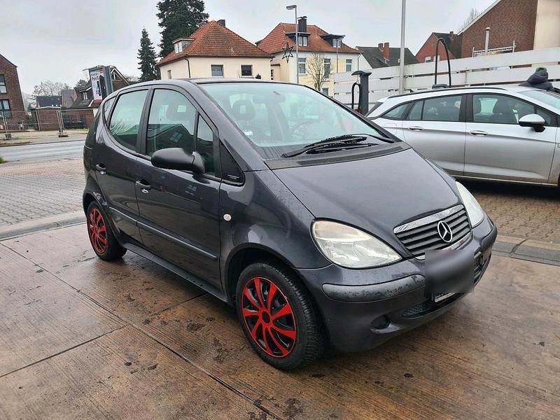 Schwarz Gebraucht 2003 Mercedes A140 Kleinwagen | 650 € - Bild 1/4