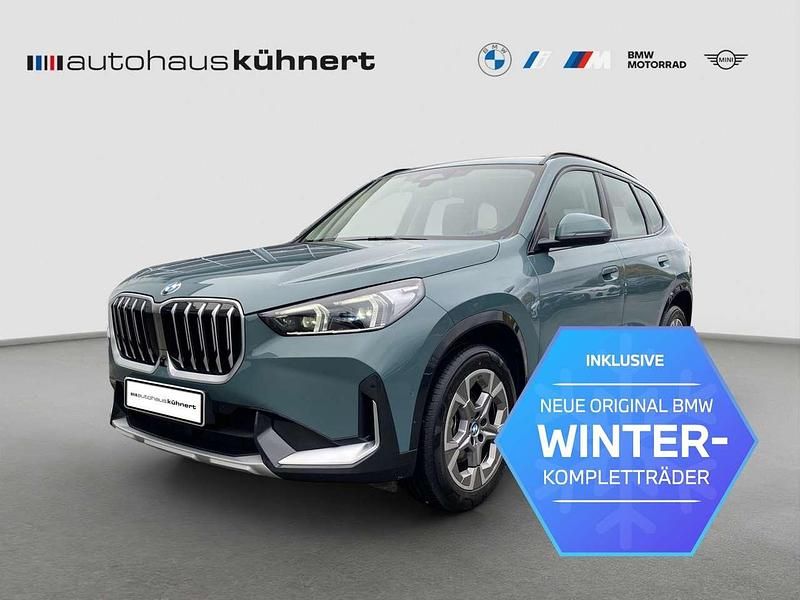 Cape york gruen metallic Gebraucht 2025 BMW X1 xLine SUV | 44.575 € (Teuer) - Bild 1/4