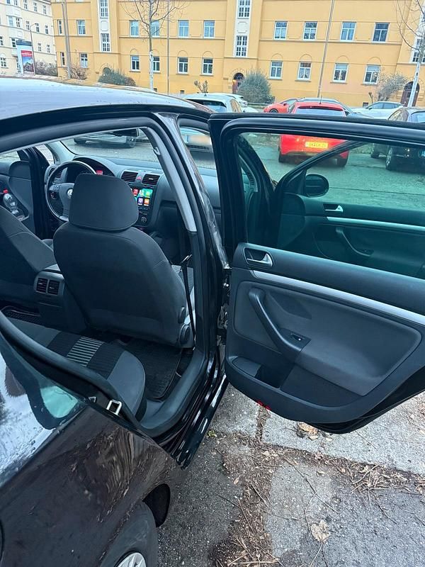 Gebraucht VW Golf VI 102 PS (75 kW) 2008 Schwarz Kleinwagen