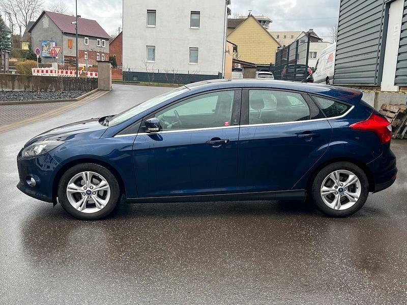 Second-hand Ford Focus 125 CP (91 kW) 2012 Albastru Berlinǎ