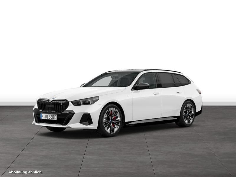 Alpinweiss Gebraucht 2024 BMW i5 Comfort Edition Limousine | 66.114 € - Bild 1/2