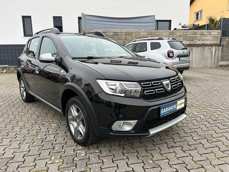 Gebraucht Dacia Sandero Prestige 90 PS (66 kW) 2019 Perlmuttschwarz SUV