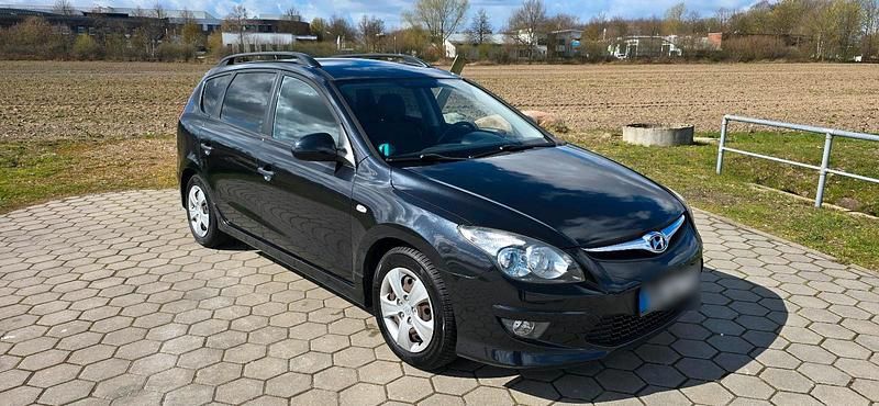 Gebraucht Hyundai i30 110 PS (80 kW) 2011 Schwarz Kombi