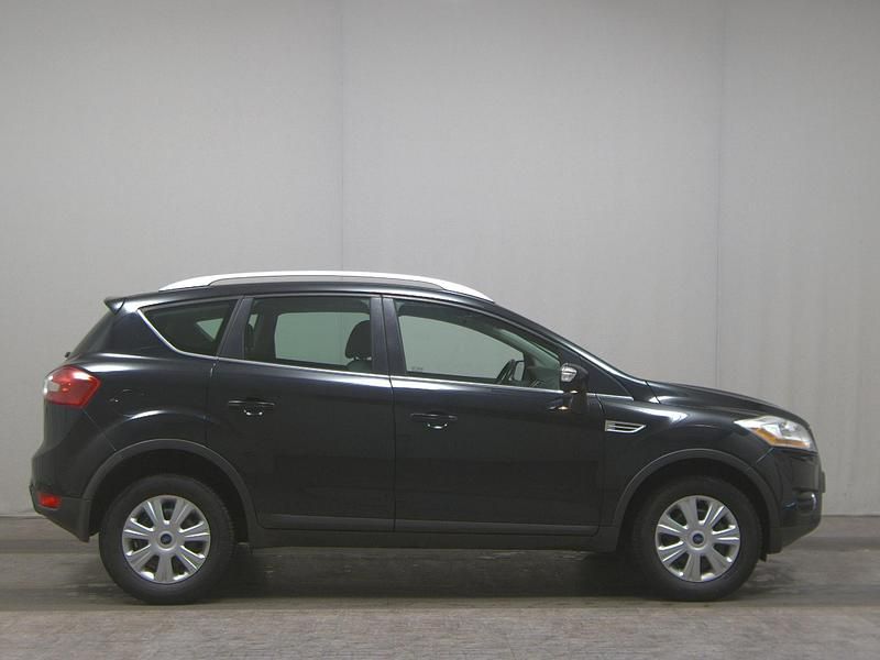 Usado Ford Kuga 140 HP (102 kW) 2012 Preto SUV
