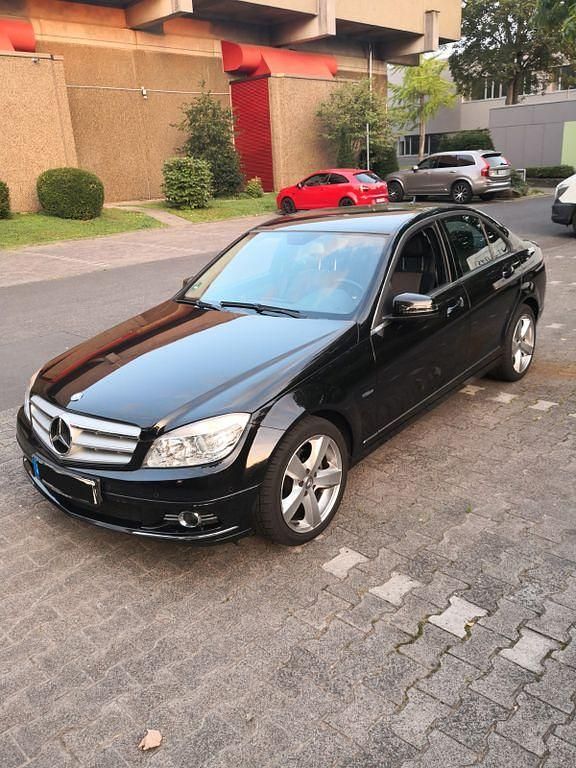 Schwarz Gebraucht 2011 Mercedes C180 Limousine | 5.400 € (Guter Preis) - Bild 1/4