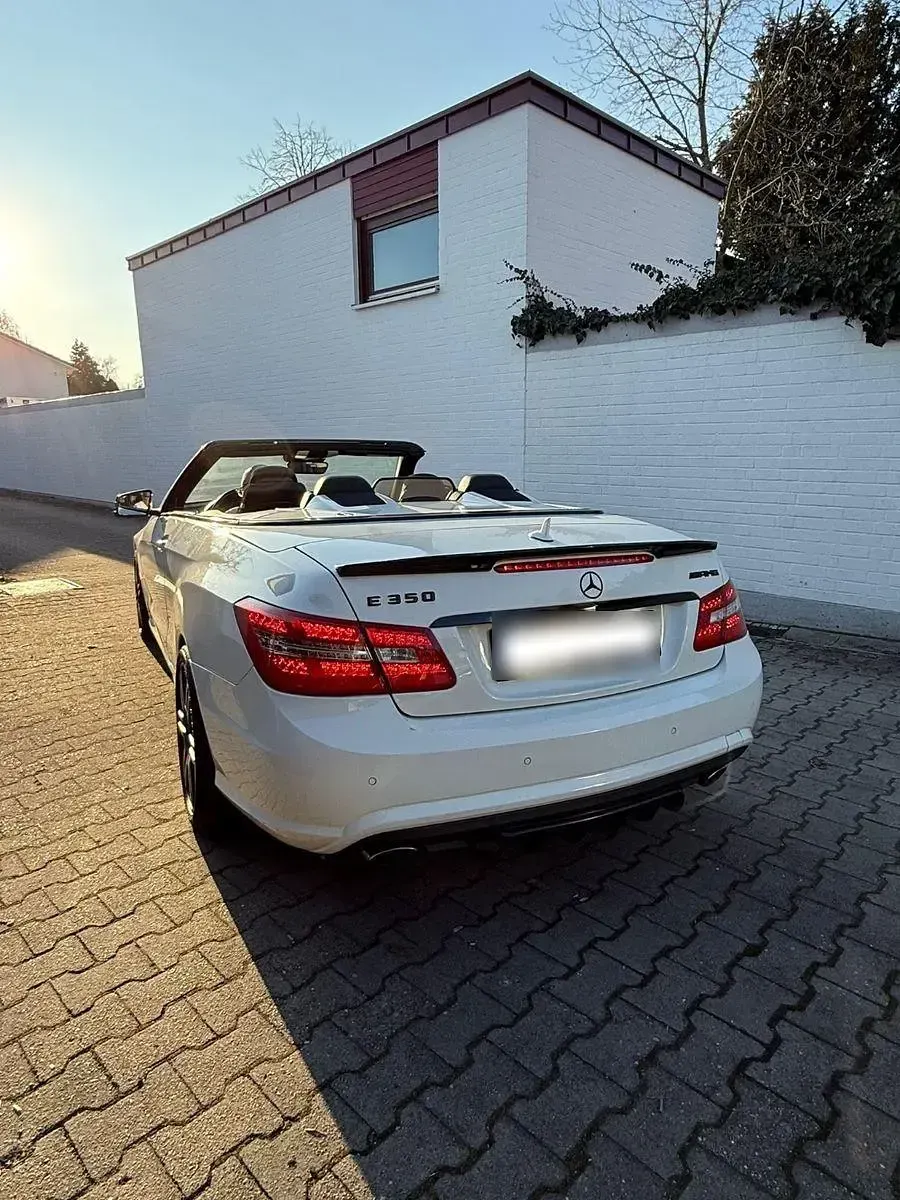 Używany Mercedes E350 Elegance 265 KM (194 kW) 2011 Biały Kabriolet