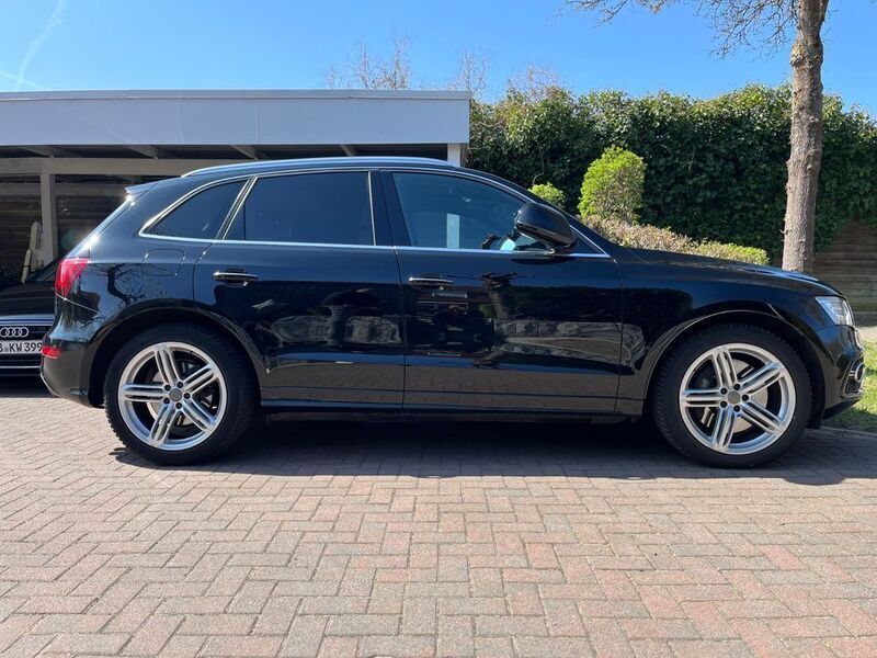 Schwarz Gebraucht 2015 Audi SQ5 Competition SUV | 24.500 € (Fairer Preis) - Bild 1/4