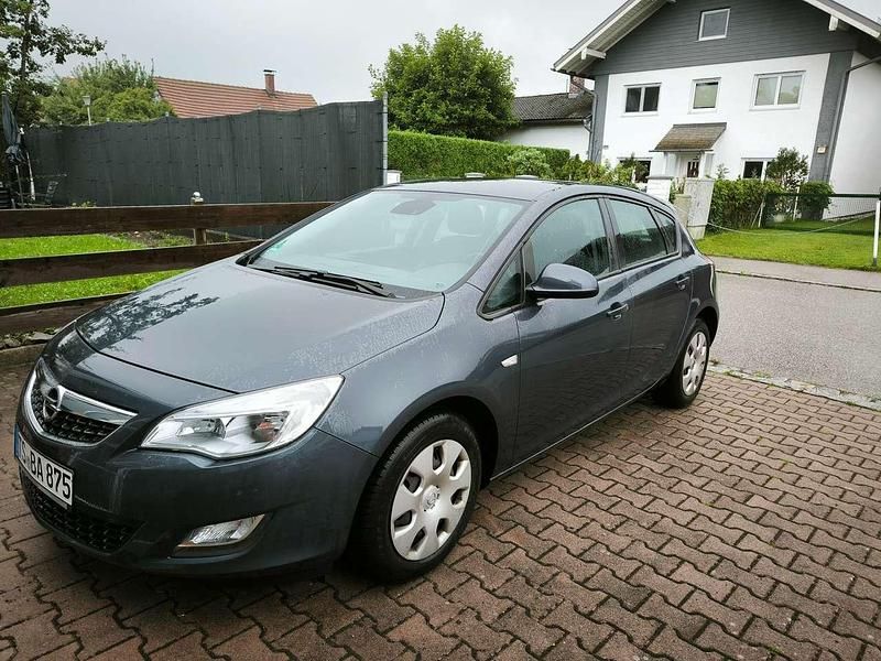 Blau Gebraucht 2010 Opel Astra Cosmo Limousine | 4.500 € (Fairer Preis) - Bild 1/4