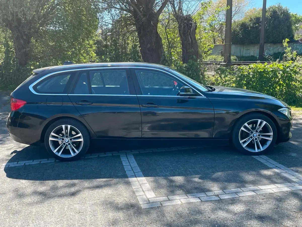 Gebraucht BMW 320 185 PS (136 kW) 2015 Schwarz Kombi