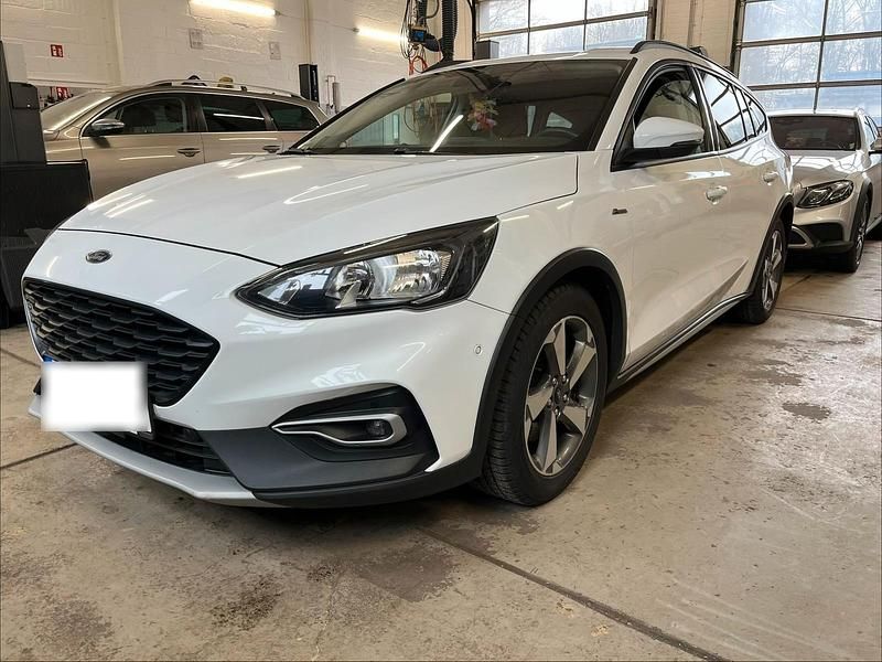 Gebraucht Ford Focus 120 PS (88 kW) 2019 Weiß Kombi