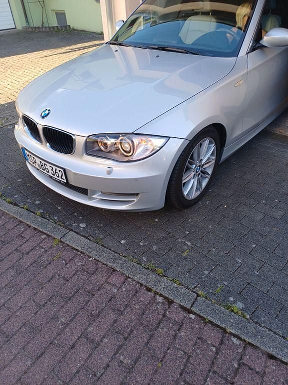 Grau Gebraucht 2009 BMW 128 Cabrio | 8.100 € - Bild 1/4