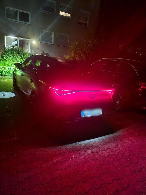 Andere farben Gebraucht 2020 Seat Leon ST Kombi | 14.999 € (Guter Preis) - Bild 1/4