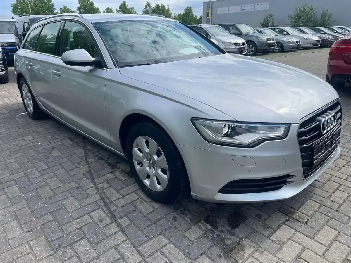 Gebraucht Audi A6 177 PS (130 kW) 2012 Eissilber metallic Kombi