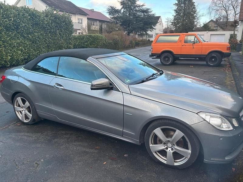Gebraucht Mercedes E220 170 PS (125 kW) 2011 Grau Cabrio