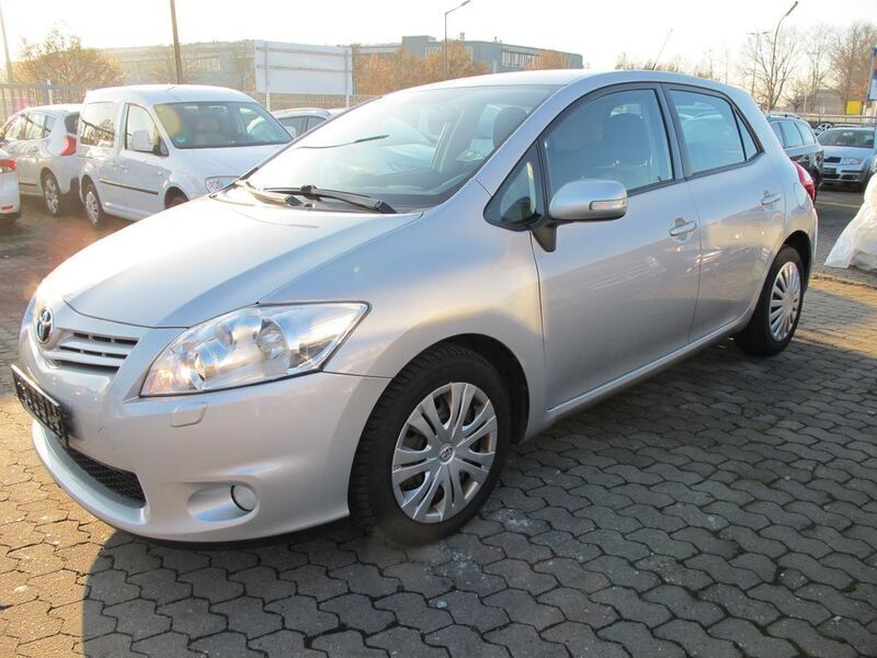 Silber Gebraucht 2012 Toyota Auris Life+ Limousine | 5.990 € (Etwas zu teuer) - Bild 1/4