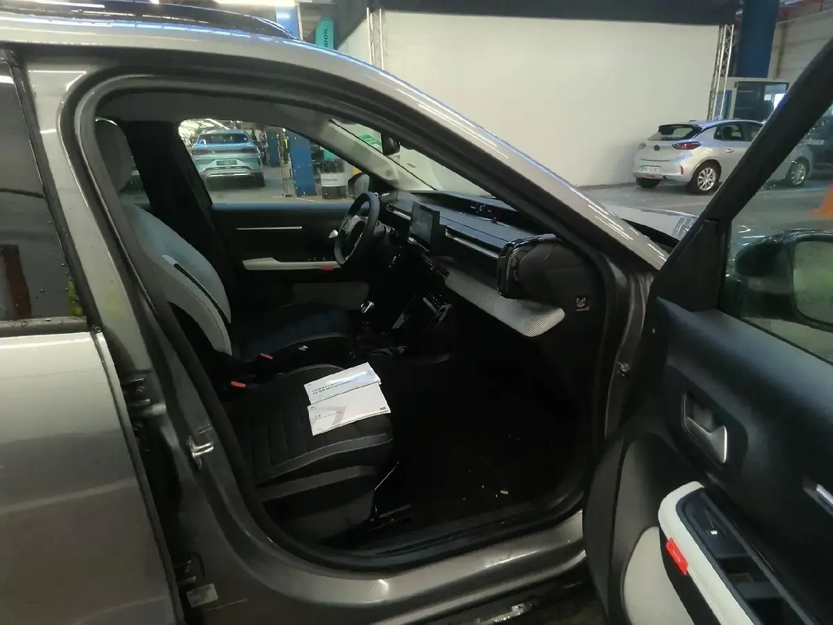 Gebraucht Citroën C3 101 PS (74 kW) 2025 Gris mercury SUV