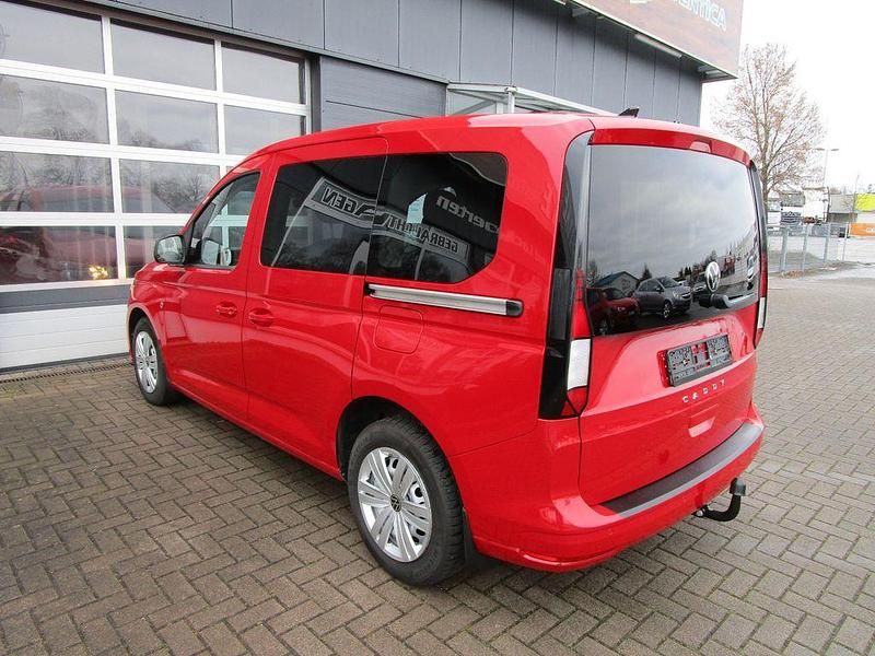 Gebraucht VW Caddy Basis 122 PS (89 kW) 2023 Rot Van / Kleinbus