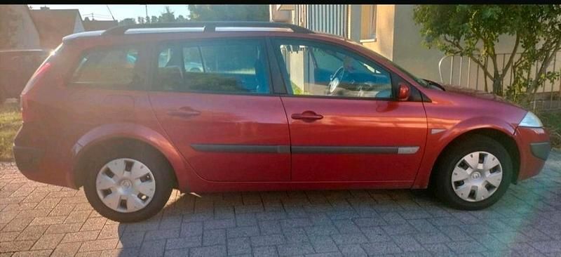 Rot Gebraucht 2007 Renault Mégane GrandTour Kombi | 900 € (Guter Preis) - Bild 1/4