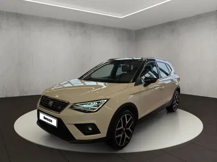 Nevada weiss Gebraucht 2021 Seat Arona FR SUV | 17.450 € (Guter Preis) - Bild 1/4