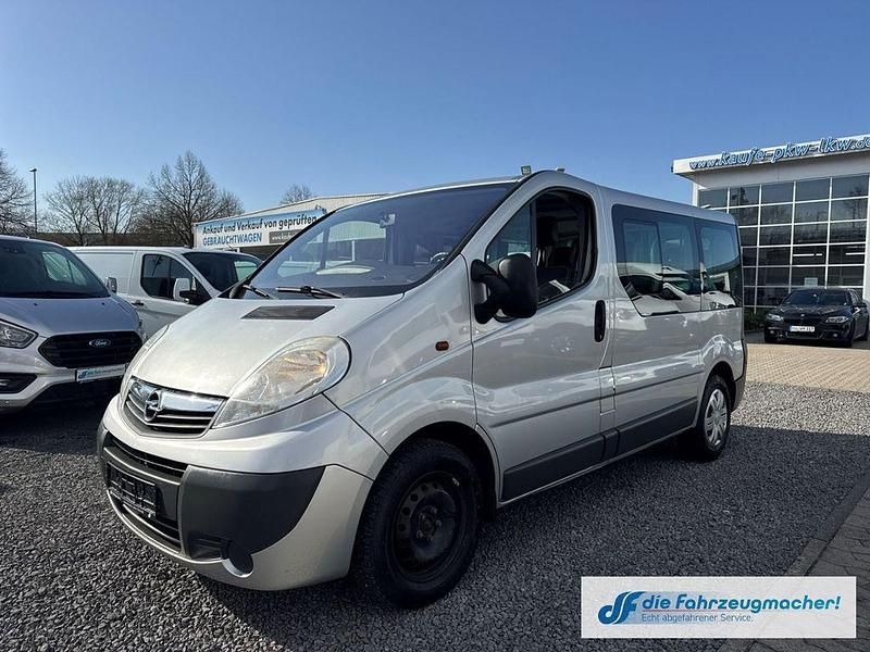 Gebraucht Opel Vivaro 114 PS (83 kW) 2012 Silber Van / Kleinbus