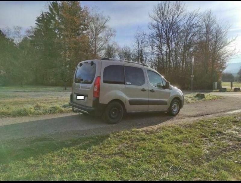 Gebraucht Citroën Berlingo XTR 112 PS (82 kW) 2011 Gold Van / Kleinbus