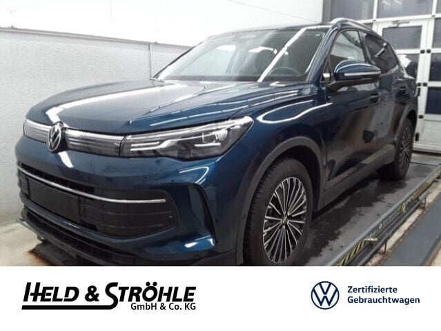 Blau Gebraucht 2024 VW Tiguan Life SUV | 34.870 € (Fairer Preis) - Bild 1/3