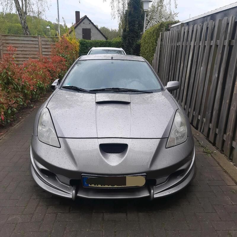 Grau Gebraucht 2001 Toyota Celica Coupé | 6.000 € (Guter Preis) - Bild 1/4