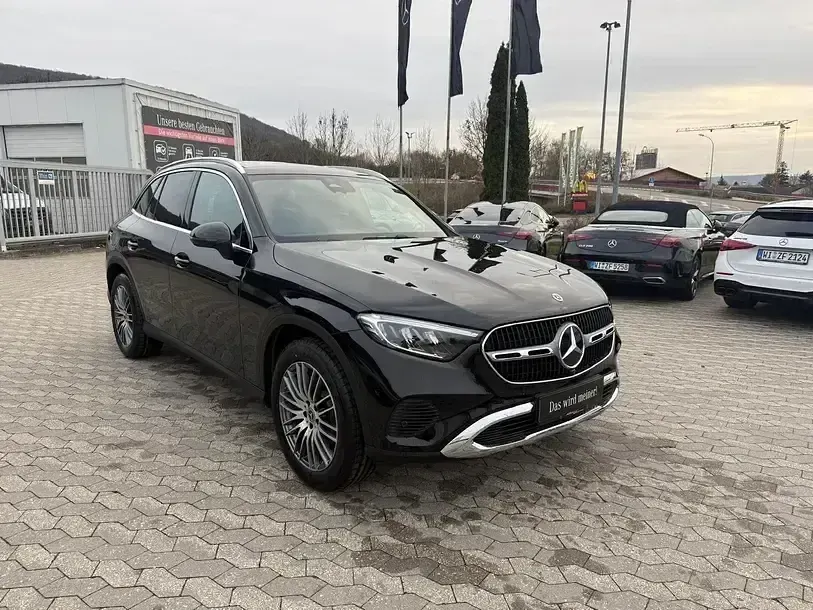 Gebraucht Mercedes GLC220 Avantgarde 197 PS (144 kW) 2026 Schwarz SUV