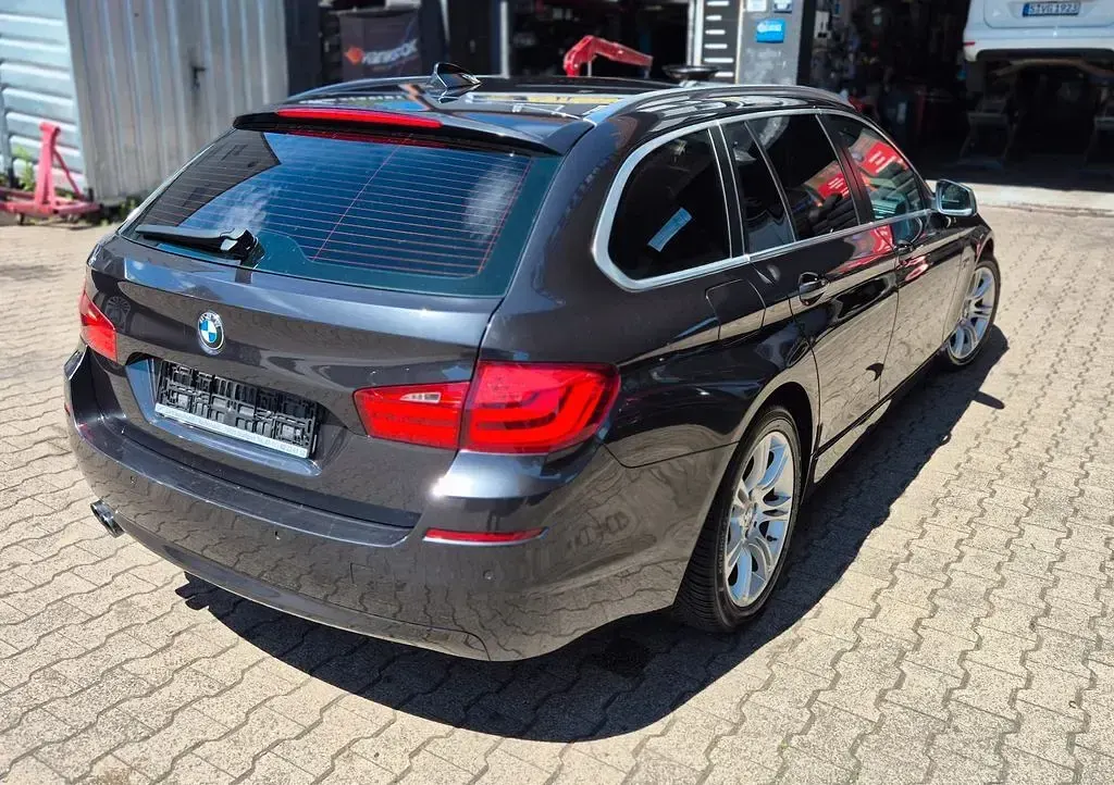 Gebraucht BMW 528 245 PS (180 kW) 2012 Sophistograu brillanteffekt me Kombi