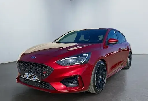 Używany Ford Focus ST 280 KM (205 kW) 2020 Czerwony Sedan/Limuzyna