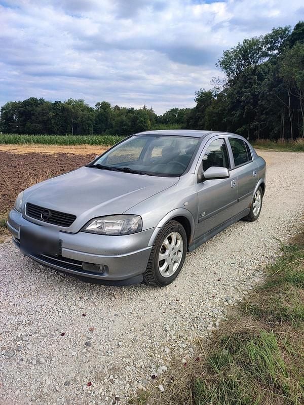 Grau Gebraucht 2003 Opel Astra Limousine | 220 € (Superpreis) - Bild 1/4