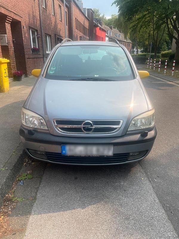 Grau Gebraucht 2003 Opel Zafira Van / Kleinbus | 1.100 € (Guter Preis) - Bild 1/4