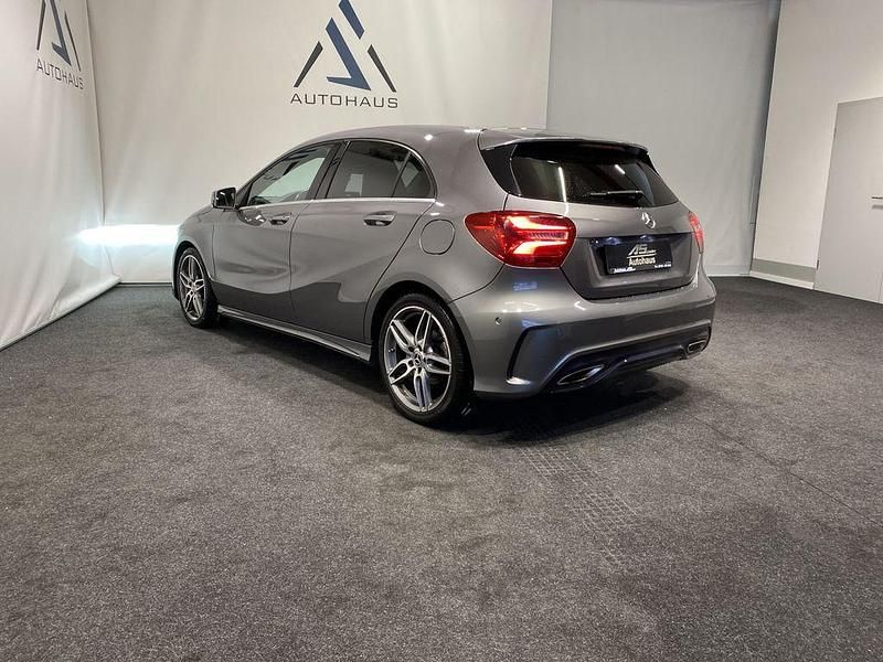 Gebraucht Mercedes A200 AMG line 156 PS (114 kW) 2018 Mountaingrau  met. Limousine