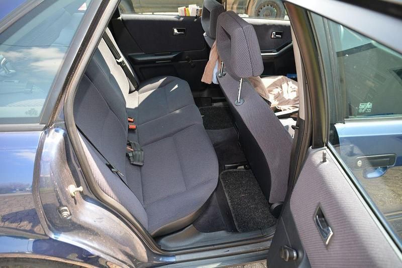 Gebraucht Audi 80 116 PS (85 kW) 1993 Blau Limousine