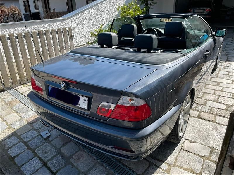 Gebraucht BMW 330 Cabriolet 230 PS (169 kW) 2002 Grau Cabrio