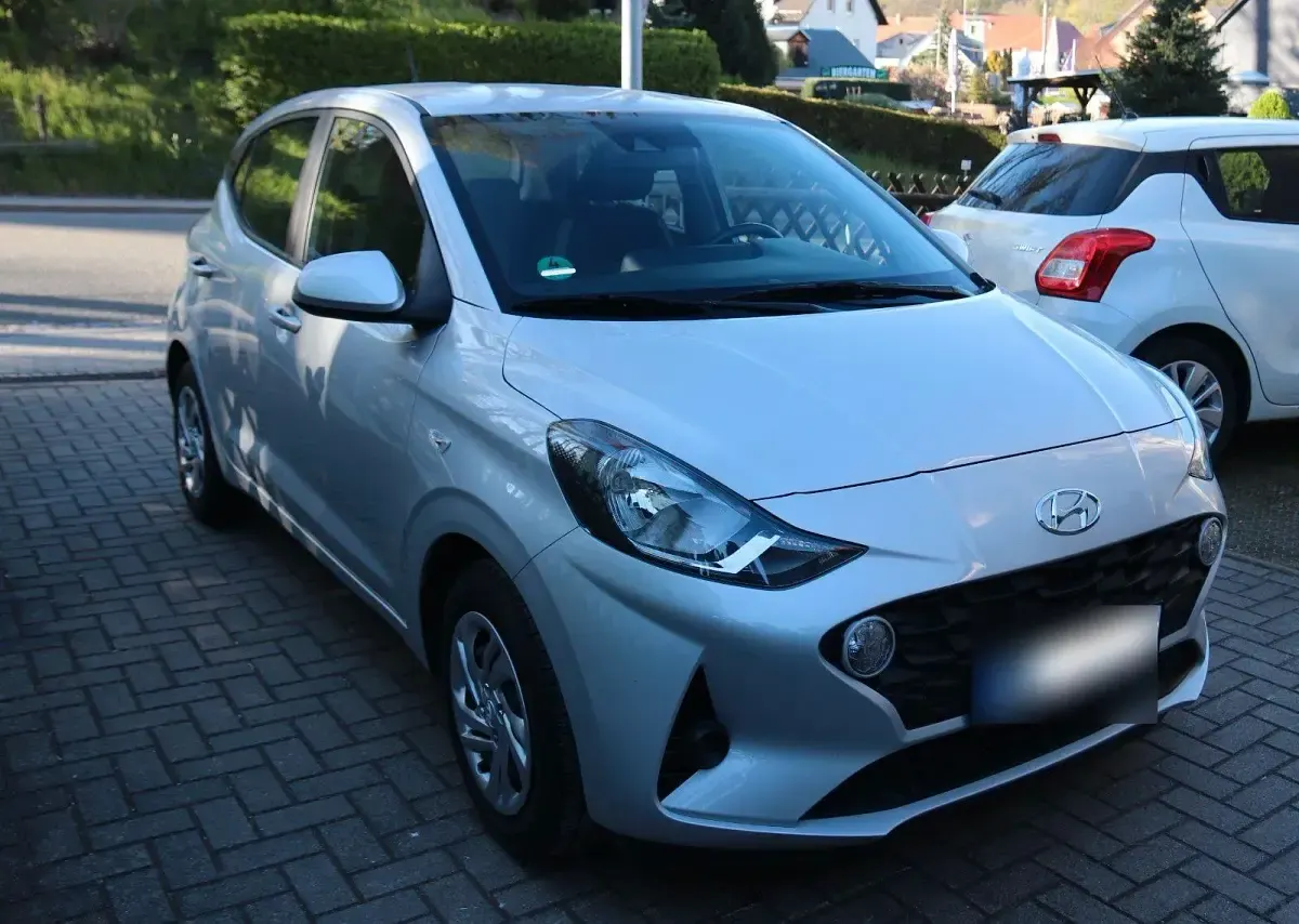 Gebraucht Hyundai i10 Select 67 PS (49 kW) 2022 Silber Kleinwagen