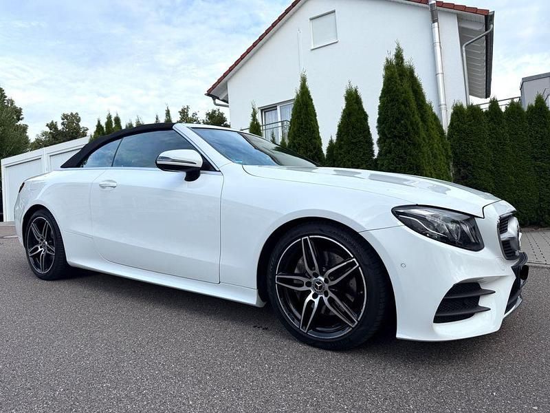 Weiß Gebraucht 2018 Mercedes E220 AMG line Cabrio | 32.900 € - Bild 1/4