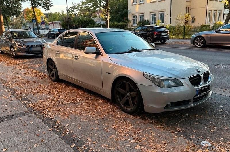 Gebraucht BMW 525 177 PS (130 kW) 2005 Silber Limousine